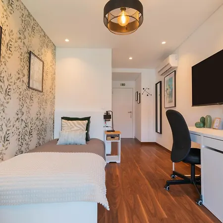 Otel 7min From And Se Velha - Ac - Work Desk - Wifi 300mbs Coimbra
