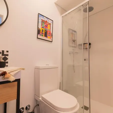 Hotel 7min From And Se Velha - Ac - Work Desk - Wifi 300mbs Coimbra